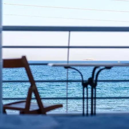 Lemoni Luxury In Front Of The Sea *