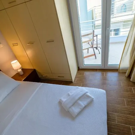 Lemoni Luxury In Front Of The Sea Kechries